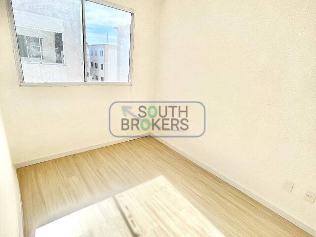 #590 - Apartamento para Venda em São José dos Pinhais - PR
