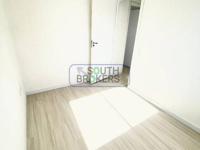 #590 - Apartamento para Venda em São José dos Pinhais - PR